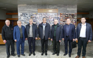 Cучасні розробки у галузі високих інформаційних технологій: які вони? Керівництво Академії відвідало Інститут проблем реєстрації інформації НАН України Cучасні розробки у галузі високих інформаційних технологій: які вони? Керівництво Академії відвідало Інститут проблем реєстрації інформації НАН України