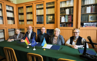 DESY, DZA та Українська астрономічна асоціація підписали Листи про наміри щодо співпраці у відновленні астрономії в Україні