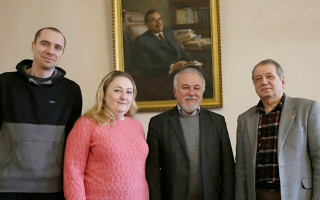 Вуглецеві квантові точки й вуглецеві наногібриди стали темою загальноакадемічного міждисциплінарного семінару у галузі природничих наук Вуглецеві квантові точки й вуглецеві наногібриди стали темою загальноакадемічного міждисциплінарного семінару у галузі природничих наук