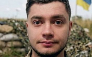 На щиті – доктор філософії Павло Курапов На щиті – доктор філософії Павло Курапов